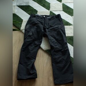 Black Sitka pants outdoor and hiking gear 40R